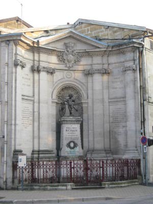Bar le duc: Denkmal Efinder des Pedalantrieb3
